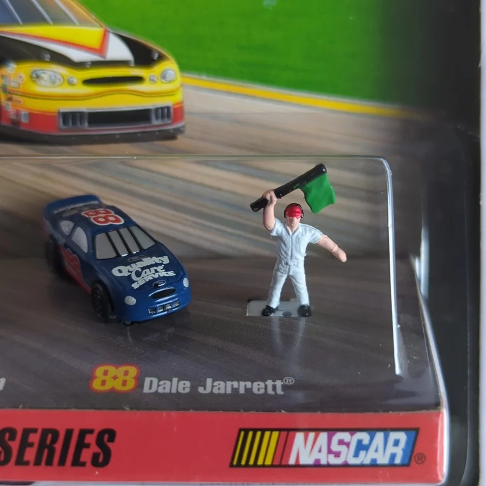 1999 Galoob Toys Micro Machines Winners Circle Jeff Gordon Green Flag Series NIP